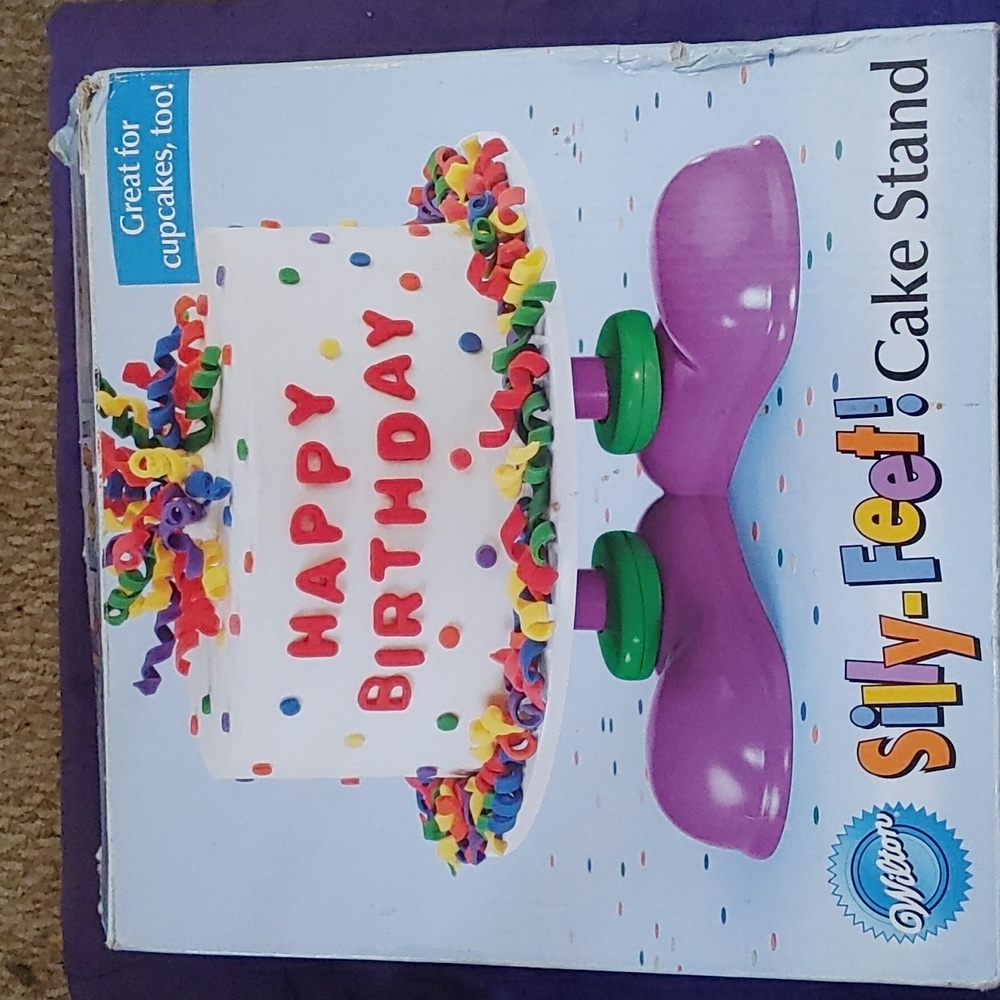 Silly feet cake stand